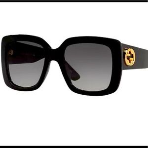 Gucci blockers 🕶 ✨ with Gold monogram on the side